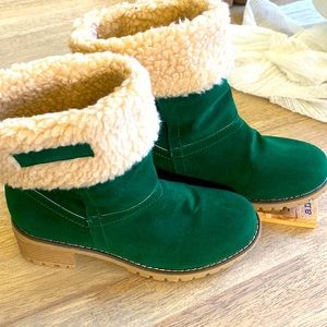 🥾NWOT Green Block Heel Boots🥾